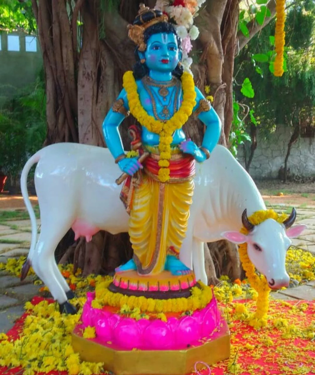  Indian Arts and Decorators