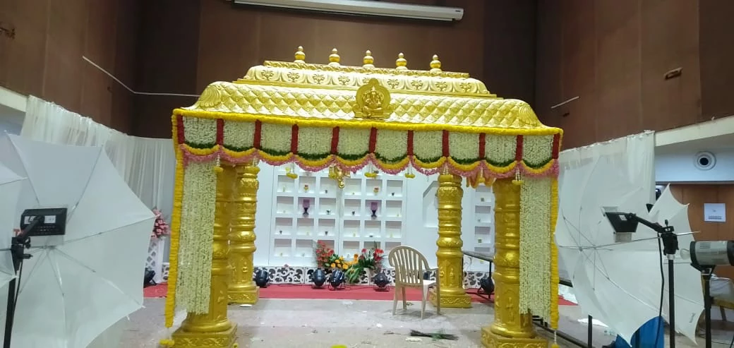  Indian Arts and Decorators